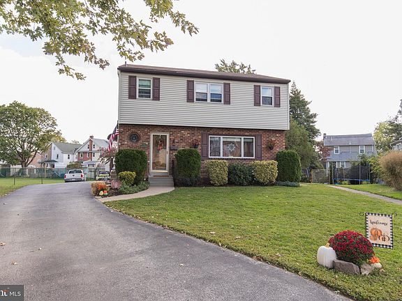 2nd image of 14 Kathleen Ct
