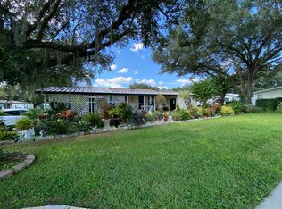 302 Choo Choo Ln, Valrico, FL 33594