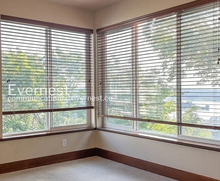 560 McGraw St — Photo 9