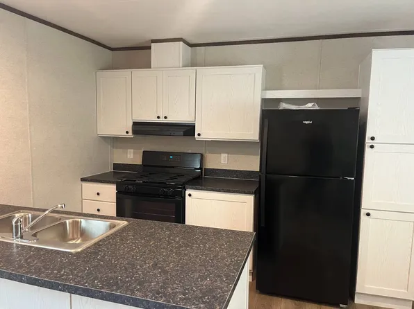 1085 Spring Bay Rd #48, East Peoria, IL 61611