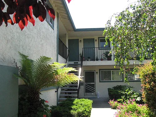 125 Raymond St Photo 1