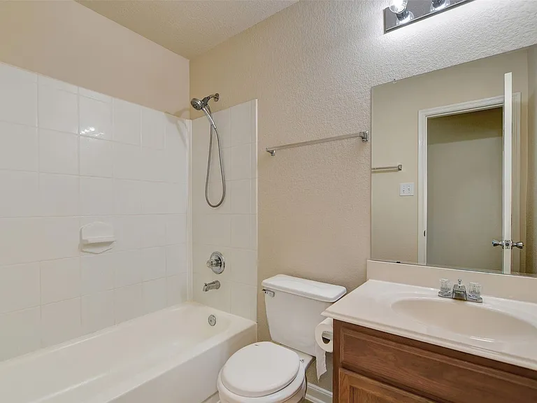 3131 Beacon Grove St — Photo 27