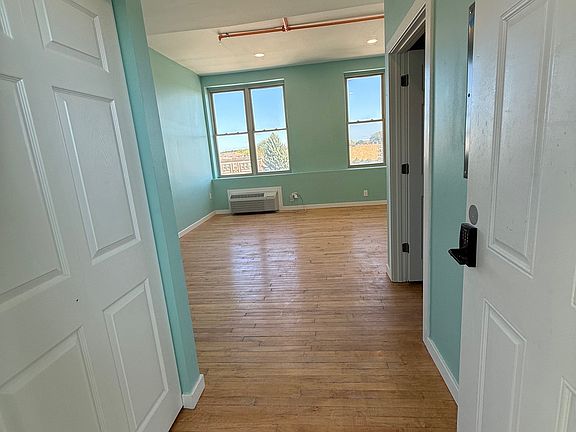 4th image of 1016 Milwaukee Ave #303