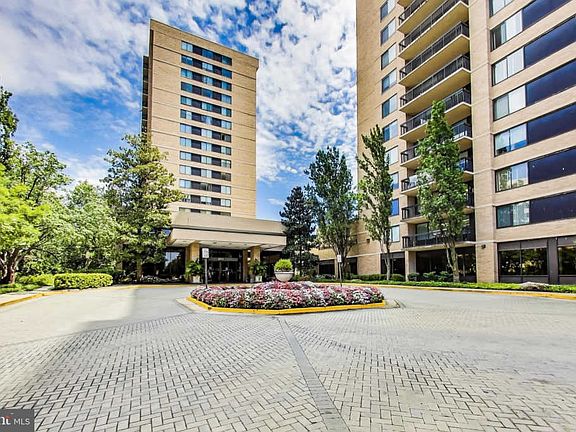 2nd image of 3709 S George Mason Dr APT 616