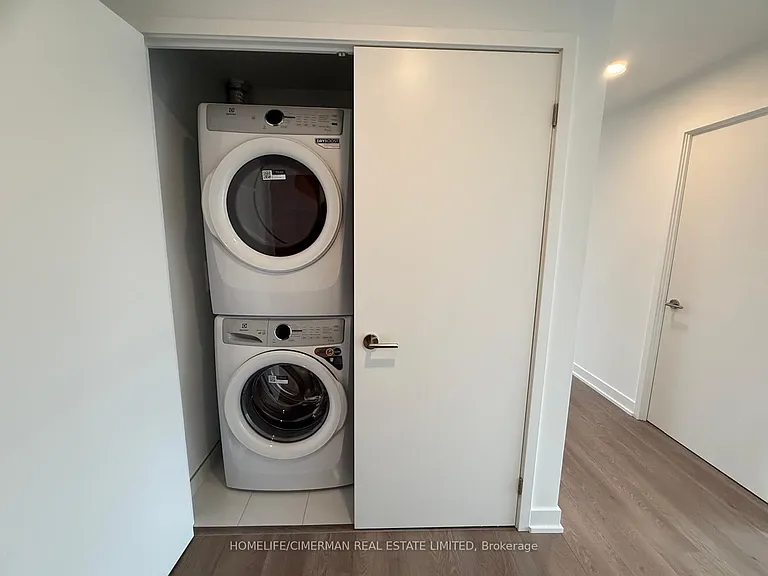 1660 Bloor St W #810 — Photo 13