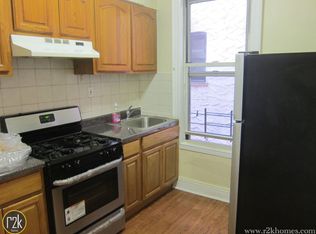 25-22 34th St #2F, Astoria, NY 11103