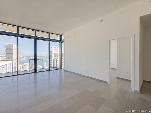 4th image of 68 SE 6th St Unit 4109