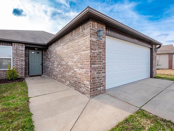 3rd image of 13009 Bell Flower Dr