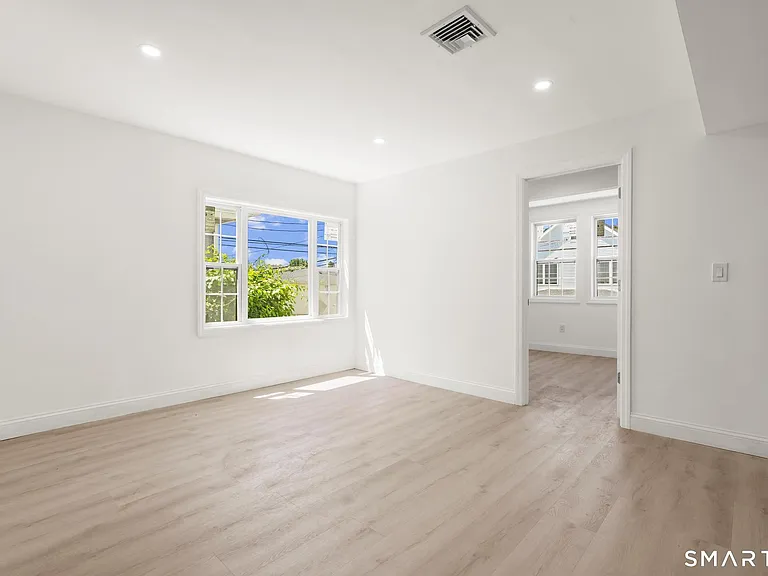 64 Soundview Ave #2 — Photo 6