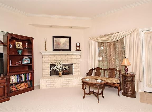 3rd image of 1235 Country Bend Dr