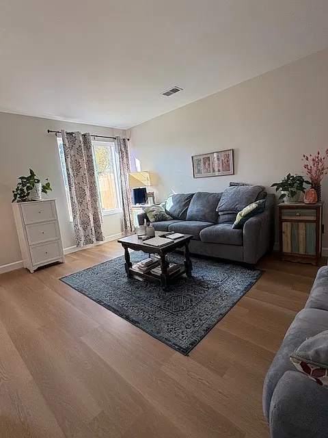 2 bed, 824 sqft, $2,200 — Photo 1