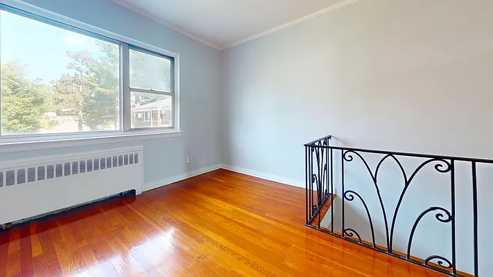 Sold by Metro Garden Realty NYC | media 14