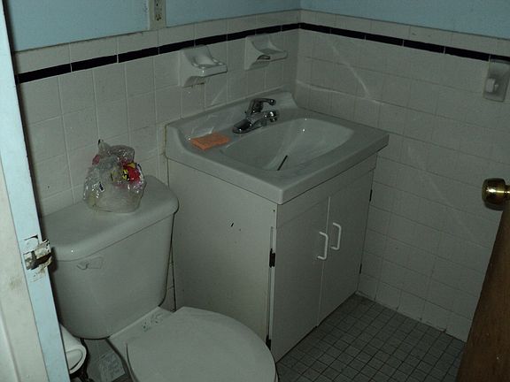 4th image of 1859 Park Pl #3