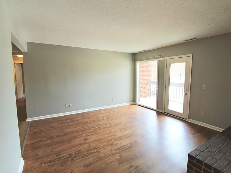 1030-8 Blue Ridge Dr — Photo 3