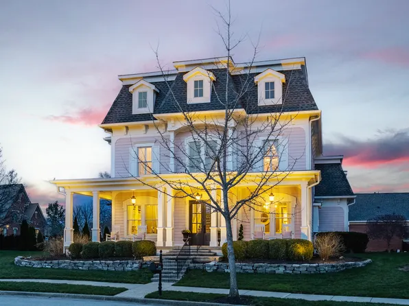 12813 Chapel Square St, Carmel, IN 46032