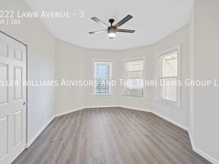 2222 Lawn Ave #3 — Photo 2