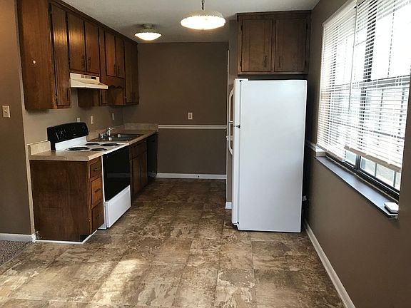 3rd image of 1585 Vista Ln #1585C