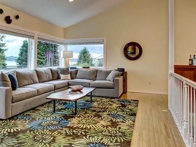 1058 California Ln SW — Photo 58
