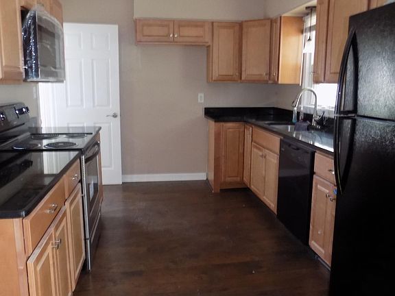 4th image of 2700 Shelburn Ave
