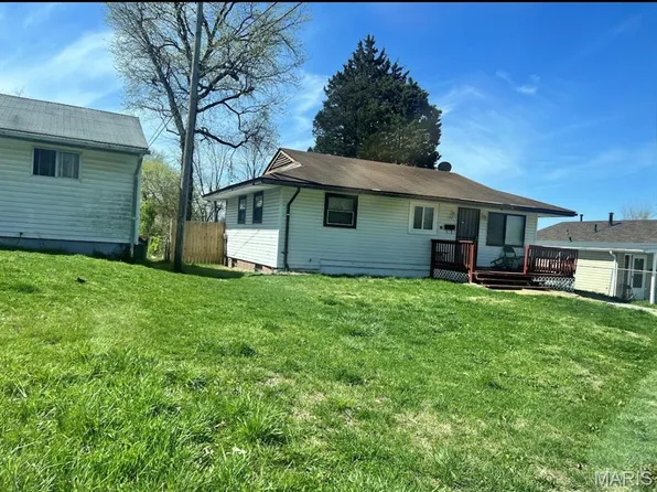 132 Glen Garry Rd, Saint Louis, MO 63137