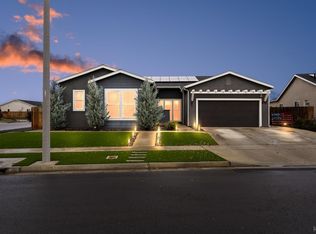 2476 W Bristol Ln, Hanford, CA 93230