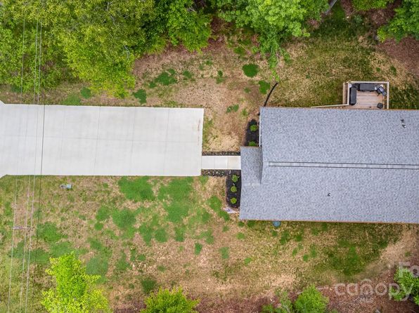 409 Woodcrest Ln, Albemarle, NC 28001