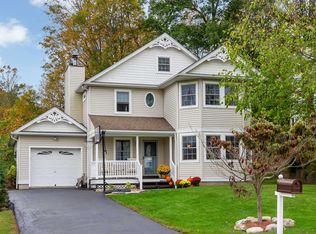 21 Baxter Rd, Pawling, NY 12564