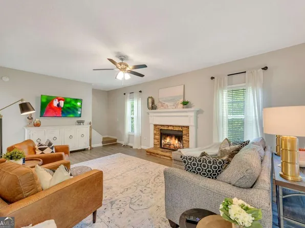 19 Moonlight Dr Se, Acworth, GA 30102