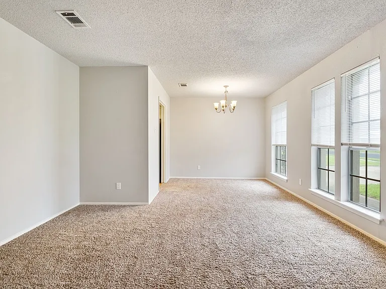 5404 Salem Hill Dr — Photo 5