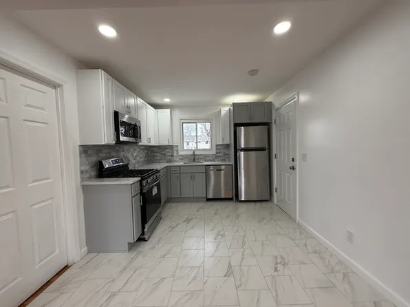 23 Lamont Rd, Burlington, NJ 08016