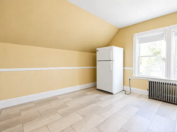 983 S Franklin St #2, Holbrook, MA 02343