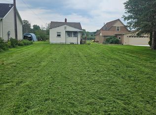 32703 Sutton Rd, Chesterfield, MI 48047