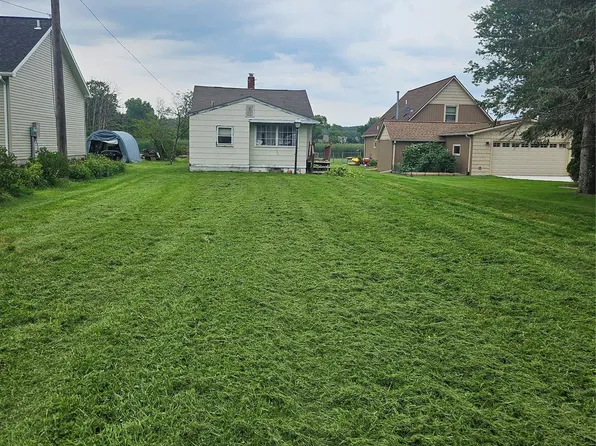 32703 Sutton Rd, Chesterfield, MI 48047