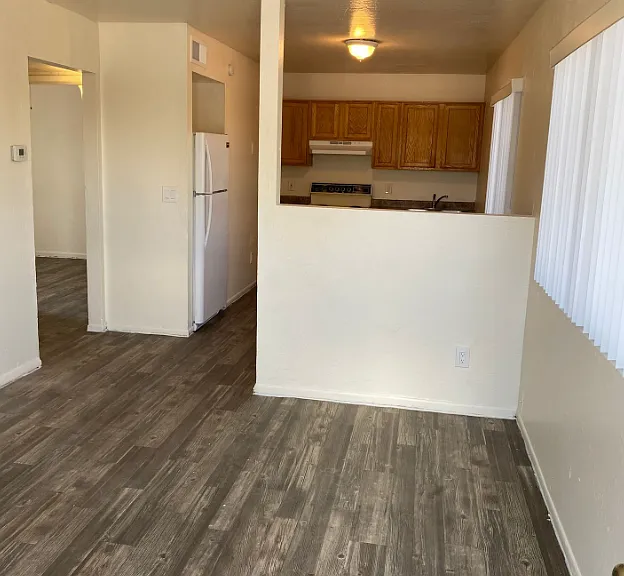 1022 N 22nd Pl #3 — Photo 7