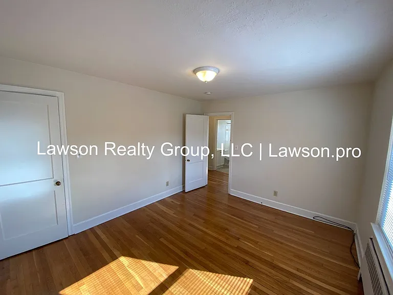 Bowman 2611-2613 — Photo 19