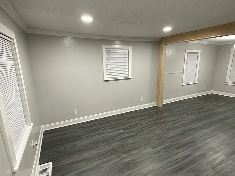 609 Ledford St — Photo 10