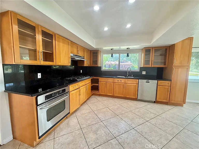 61 E Orange Grove Ave — Photo 27