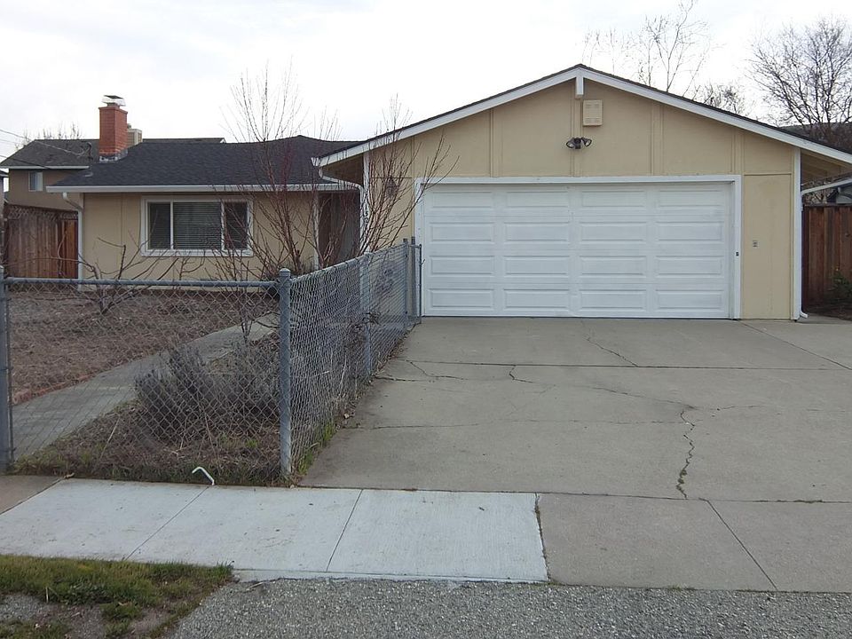 1st image of 152 Harriet Ave