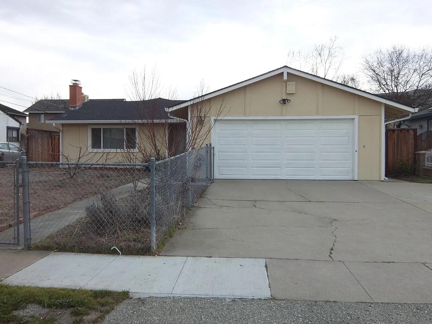 152 Harriet Ave photo 1