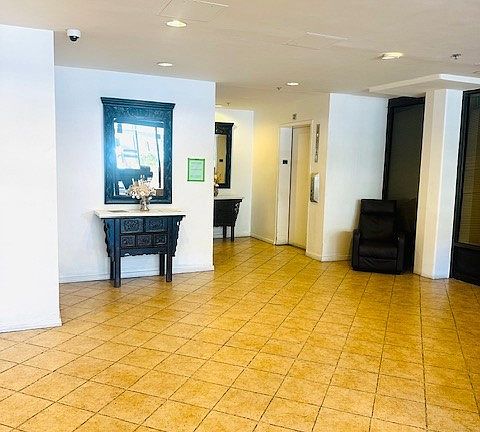3rd image of 421 S La Fayette Park Pl APT 214