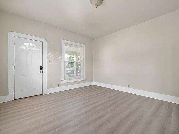 3rd image of 102 S Elder Ave #102A