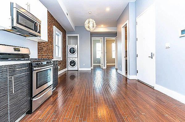 1st image of 2362 Pacific St #3