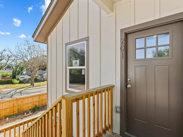 851 Porter St #201, San Antonio, TX 78210