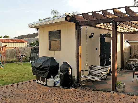 4th image of 4100 Napoli Dr
