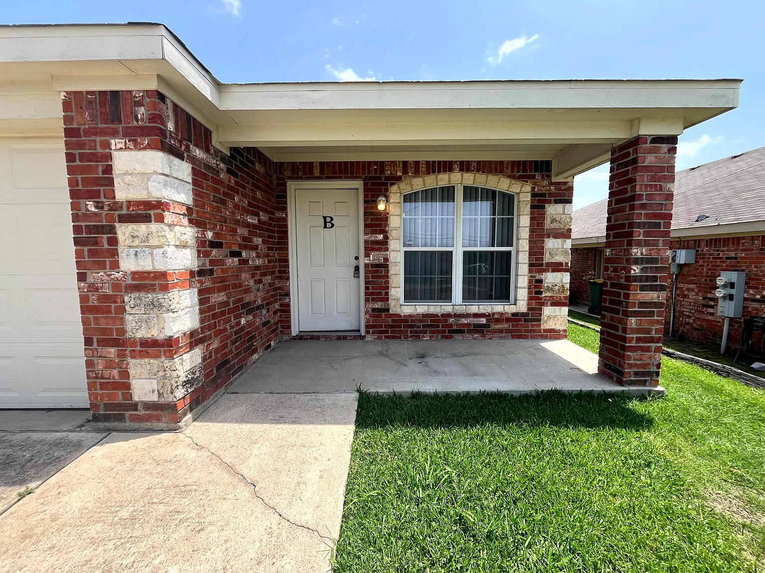 3 bed, 1281 sqft, $1,100 — Photo 3