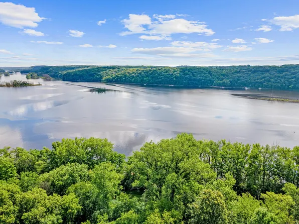 101 Ridge Lane Dr, Stillwater, MN 55082