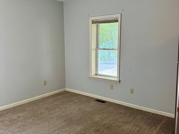 5th image of 8 New Pruyn St #B