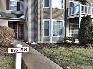 995 Canyon View Rd #995E, Northfield, OH 44067