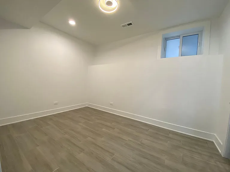 3145 N Ridgeway Ave #G — Photo 7
