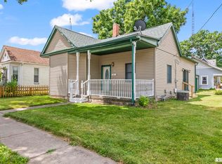 321 N 5th St, Petersburg, IL 62675